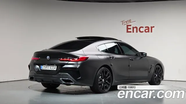 BMW 8 Series G15 — Фото автомобиля 2