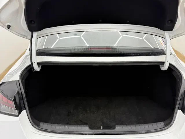 Hyundai Elantra — Фото автомобиля 7