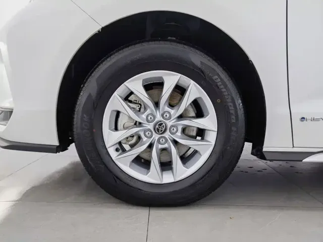 Toyota Granvia 2024 2.5L Hybrid Comfort — Фото автомобиля 17