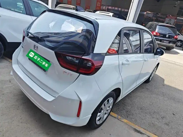 Honda Fit — Фото автомобиля 6