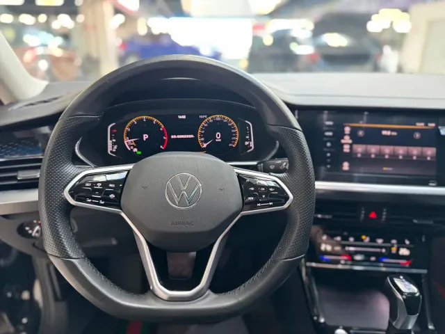 Volkswagen Passat — Фото автомобиля 8