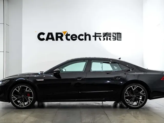 Audi A7L — Фото автомобиля 10