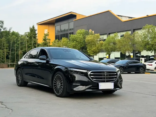 Mercedes-Benz E-Class — Фото автомобиля 2