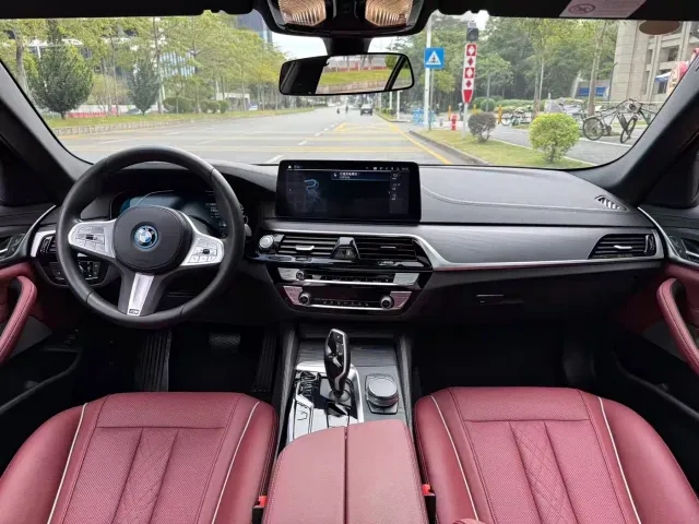 BMW 5 Series — Фото автомобиля 6