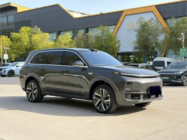 Li Auto L9 — Фото автомобиля 3