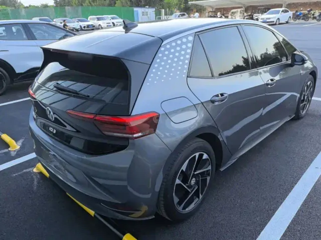 Volkswagen ID.3 — Фото автомобиля 6