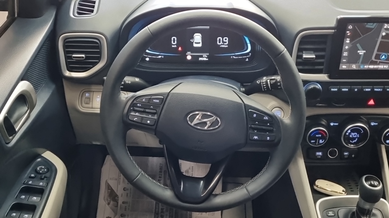 Hyundai Venue — Фото автомобиля 12