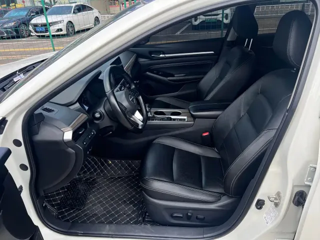 Nissan Teana — Фото автомобиля 4