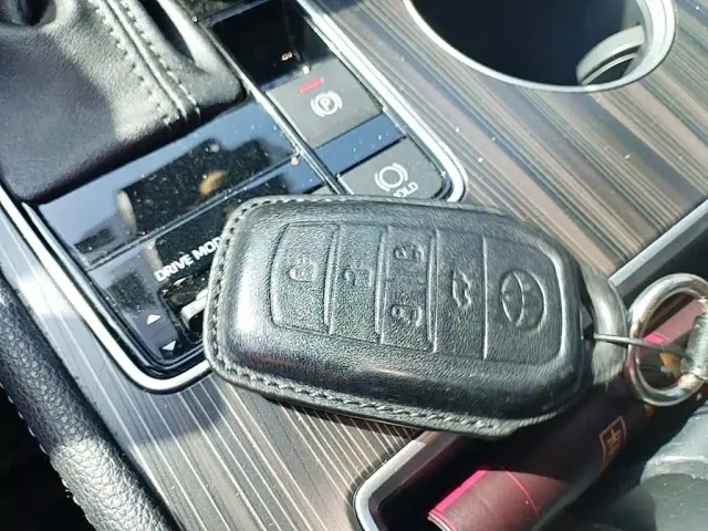 Toyota Sienna — Фото автомобиля 16