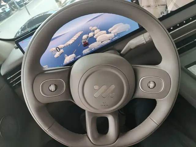 IM Motors LS6 — Фото автомобиля 10