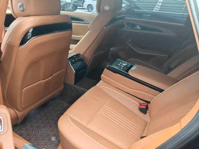 Hongqi H9 — Фото автомобиля 4