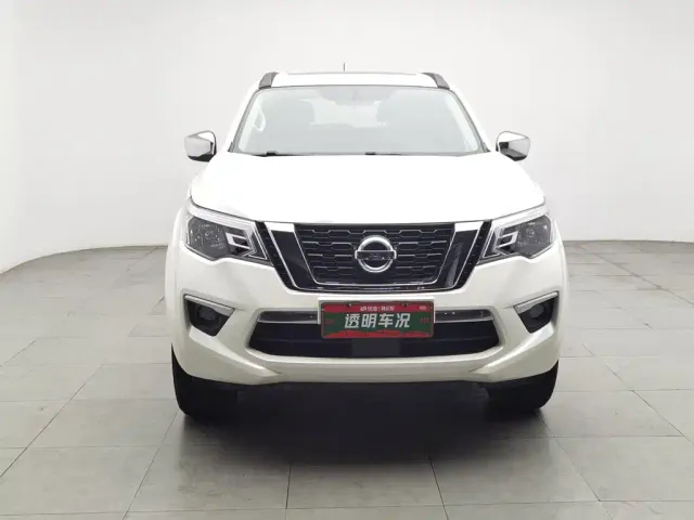 Nissan Terra 2020 2.5L XL Upper 4WD Automatic Luxury Edition — Фото автомобиля 3
