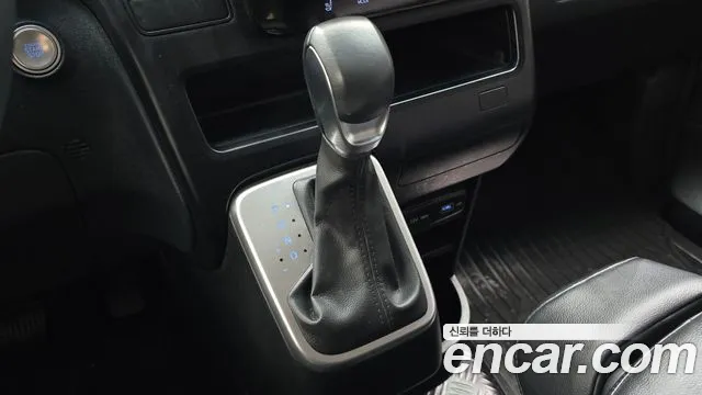 Hyundai Staria Staria Tourer 11 мест — Фото автомобиля 2
