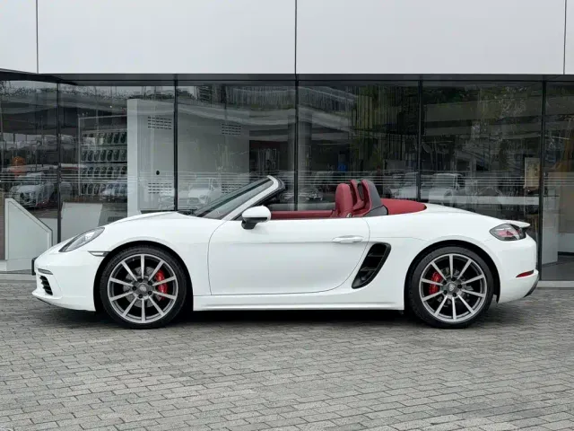 Porsche 718 — Фото автомобиля 12