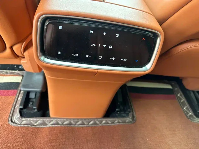 AITO Wenjie AITO M9 2024 Range Extender Ultra 52kWh 6-seater — Фото автомобиля 16