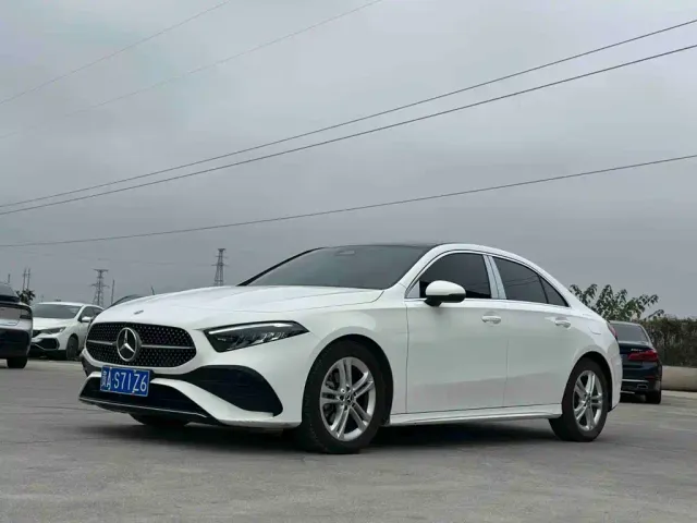 Фотография автомобиля — Mercedes-Benz A-Class