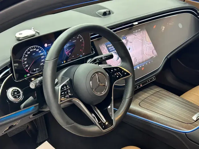 Mercedes-Benz E-Class — Фото автомобиля 8