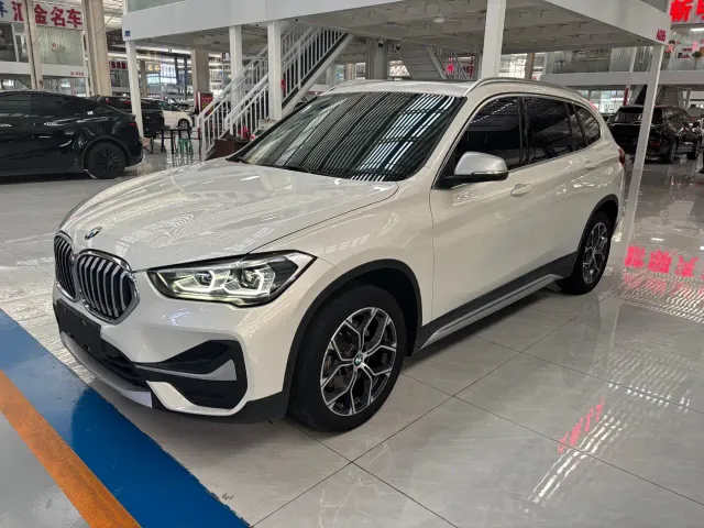 Фотография автомобиля — BMW X1
