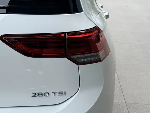 Volkswagen Golf — Фото автомобиля 10
