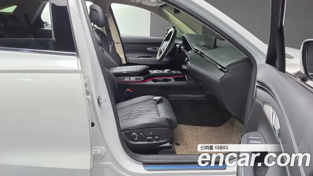 Genesis GV70 — Фото автомобиля 26