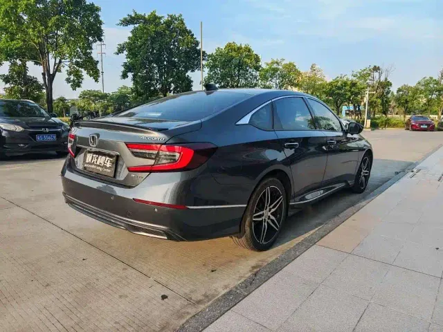 Honda Accord — Фото автомобиля 8
