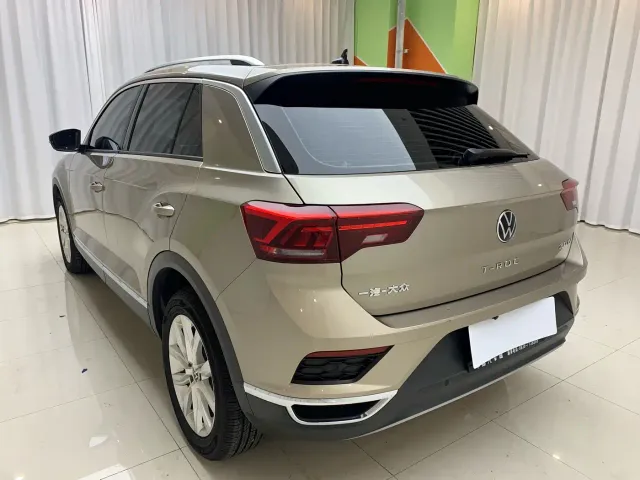 Volkswagen T-Roc — Фото автомобиля 6