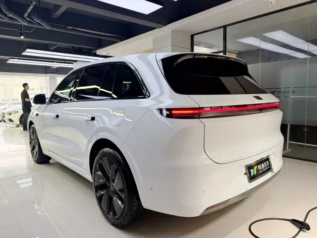 Li Auto L6 — Фото автомобиля 5