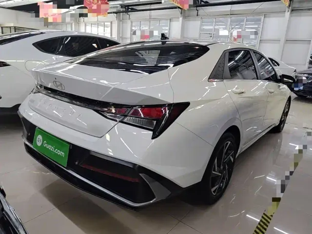 Hyundai Elantra — Фото автомобиля 6