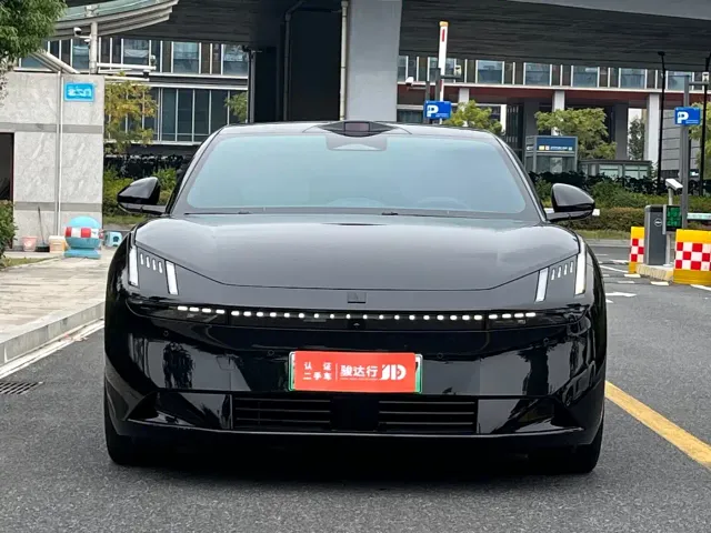 Lynk & Co Z10 — Фото автомобиля 2