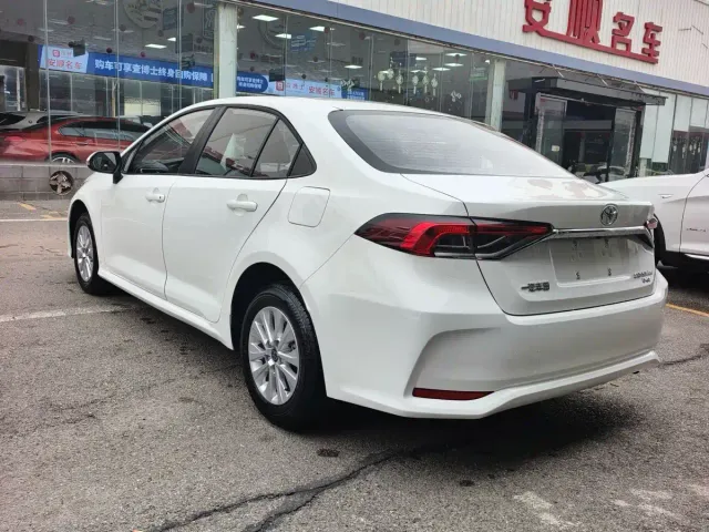 Toyota Corolla — Фото автомобиля 6