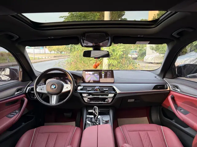 BMW 5 Series — Фото автомобиля 9