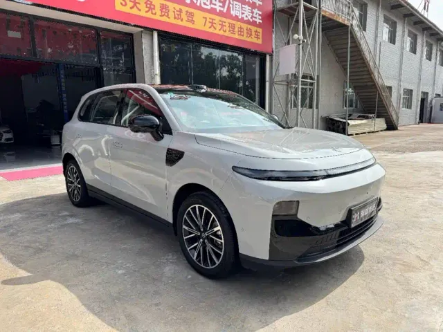 Leapmotor B10 — Фото автомобиля 3