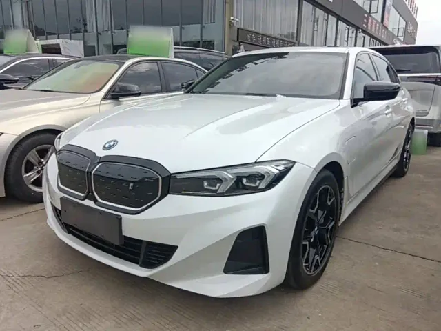 Фотография автомобиля — BMW i3