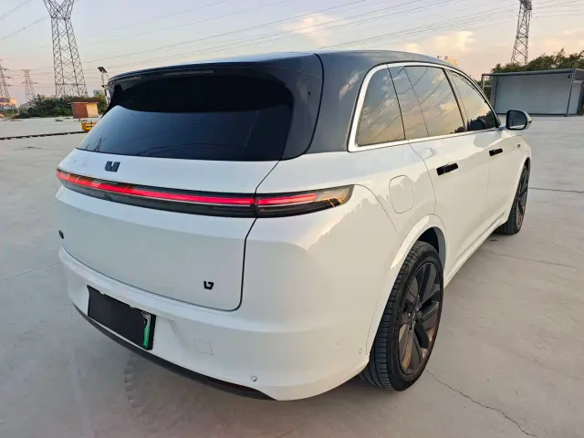 Li Auto L7 — Фото автомобиля 10