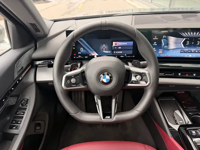 BMW 5 Series — Фото автомобиля 15