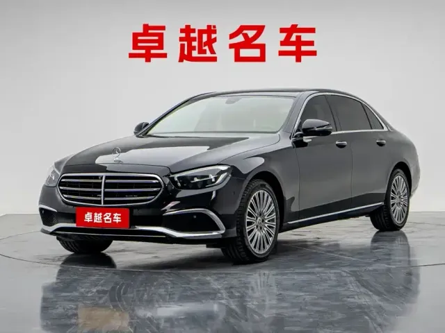 Фотография автомобиля — Mercedes-Benz E-Class