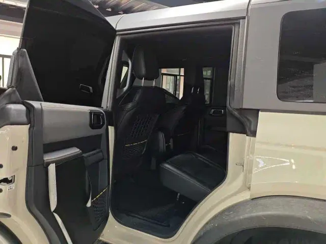 Ford Bronco — Фото автомобиля 6