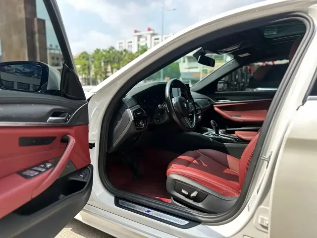 BMW 5 Series — Фото автомобиля 7