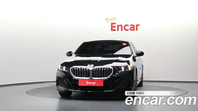 BMW 5 Series G60 — Фото автомобиля 3