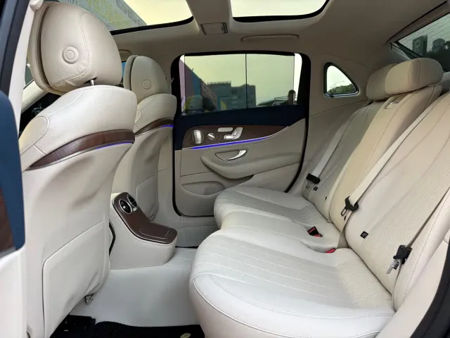 Mercedes-Benz E-Class — Фото автомобиля 13