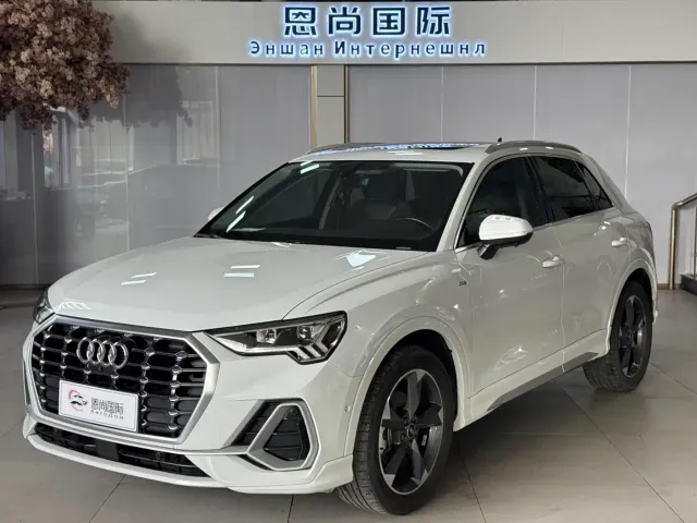 Фотография автомобиля — Audi Q3