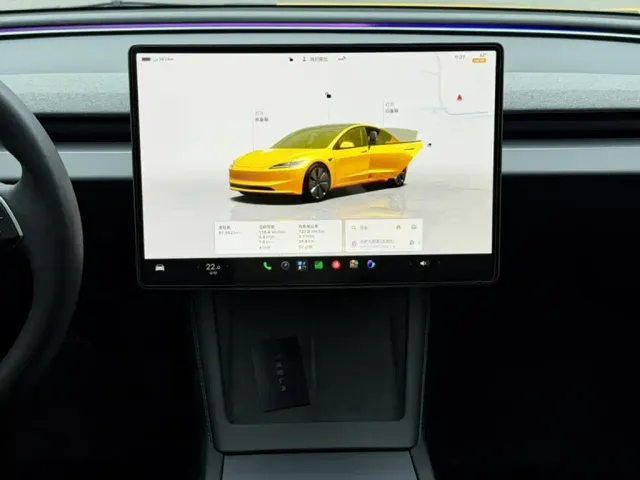 Tesla Model 3 — Фото автомобиля 3