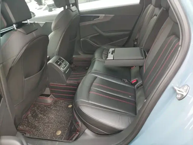 Audi A4L — Фото автомобиля 16