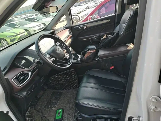 GAC Trumpchi M6 — Фото автомобиля 14