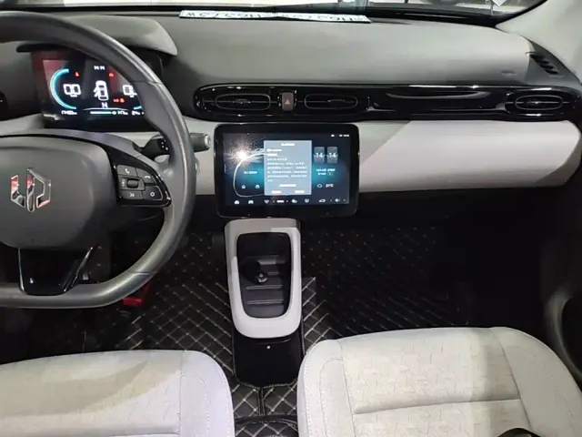Leapmotor T03 — Фото автомобиля 12