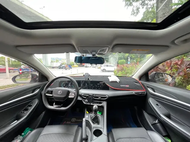 Changan Eado — Фото автомобиля 7