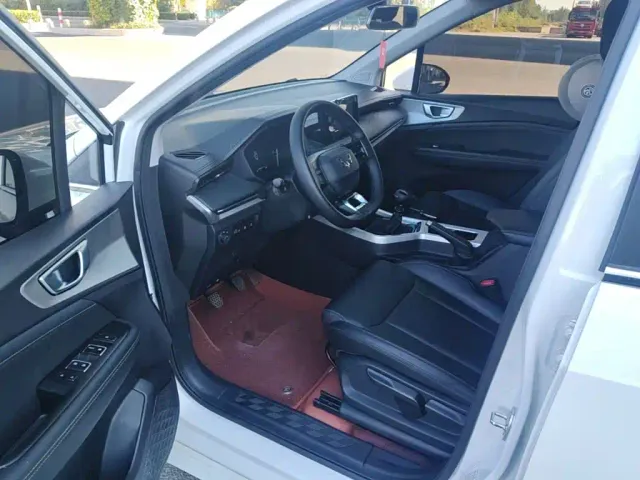Wuling Jiachen — Фото автомобиля 15