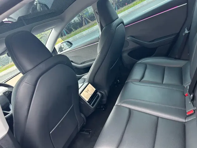 Tesla Model 3 — Фото автомобиля 7
