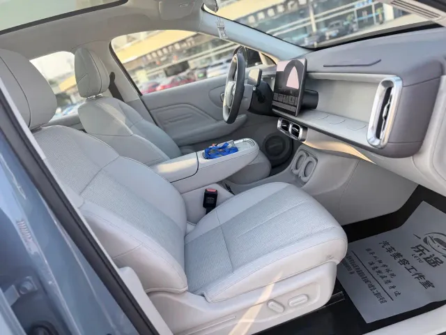 Leapmotor B10 — Фото автомобиля 12