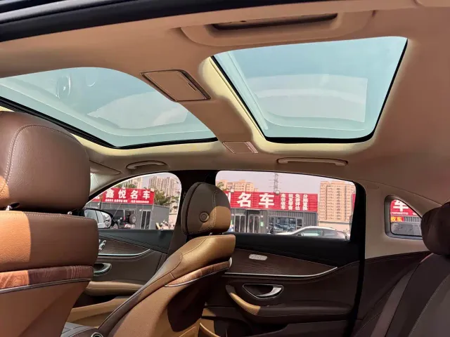 Mercedes-Benz E-Class — Фото автомобиля 12